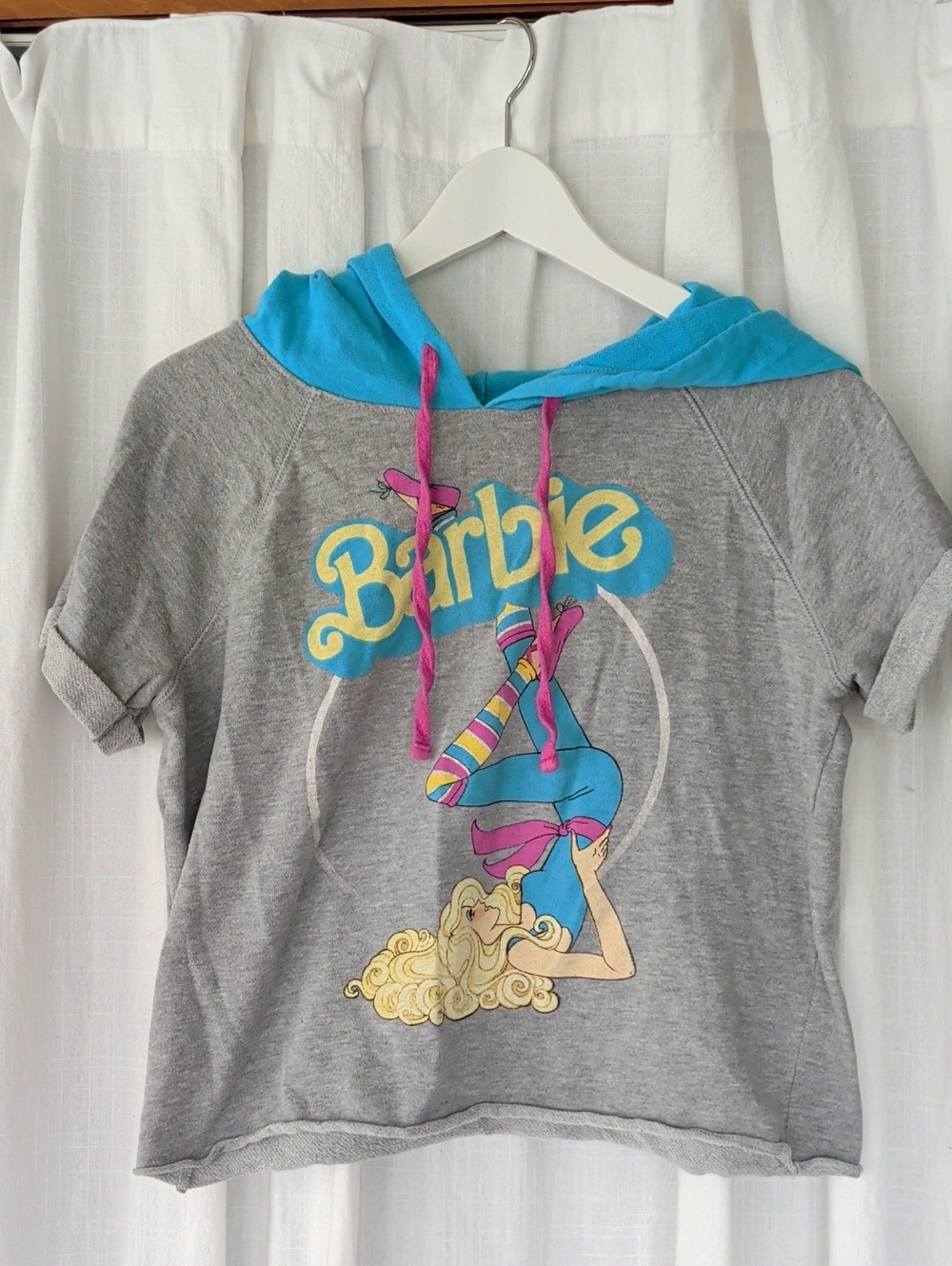 Barbie Gray Short-Sleeve Hooded Graphic Top with Blue Hood and Pink Drawstrings